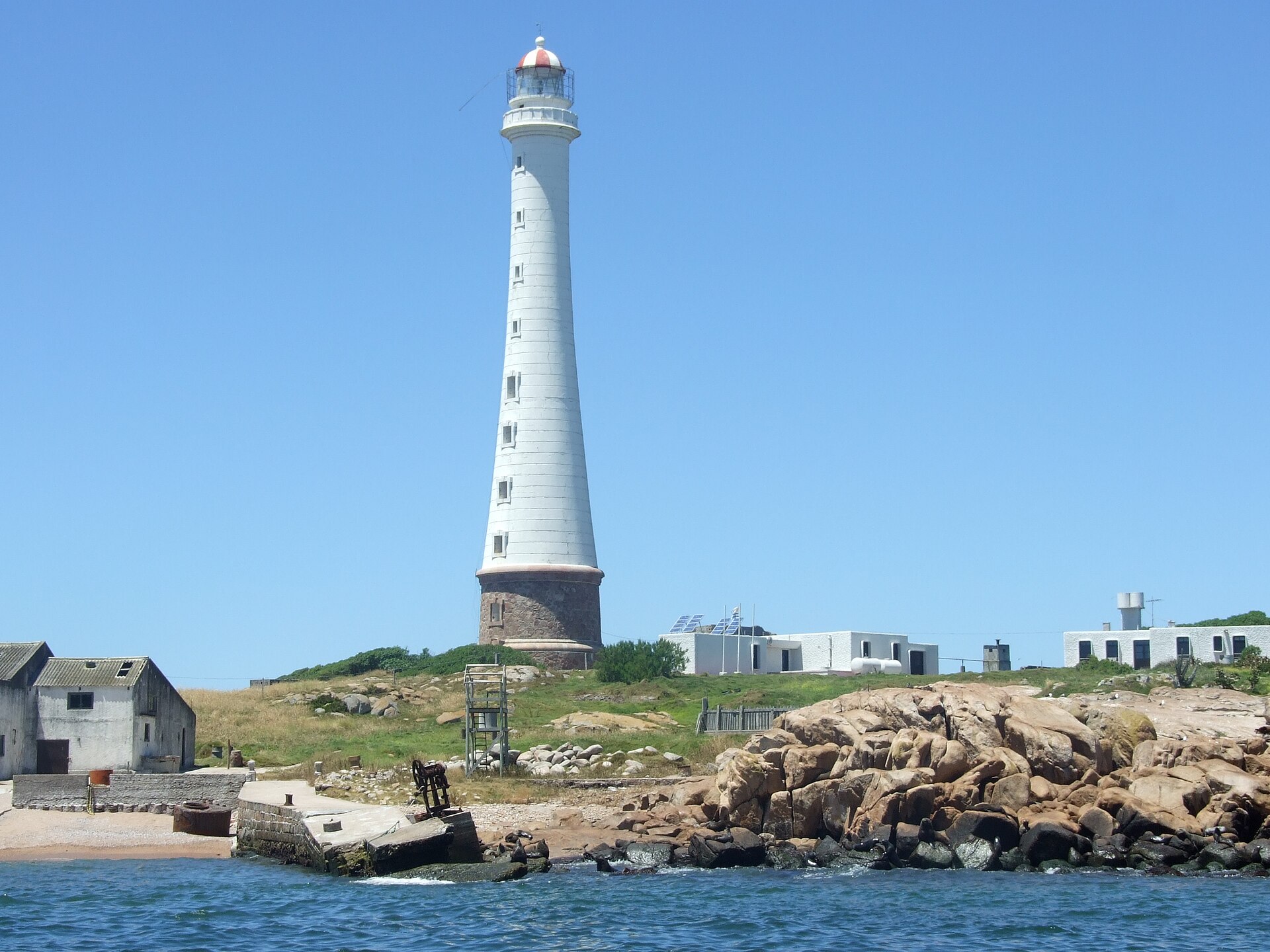 Isla de Lobos desde Corralejo: ferry, horarios y qué ver